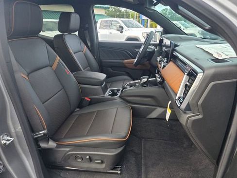 New 2026 GMC Canyon AT4 w/ AT4 Premium Package AWD/4WD image 16