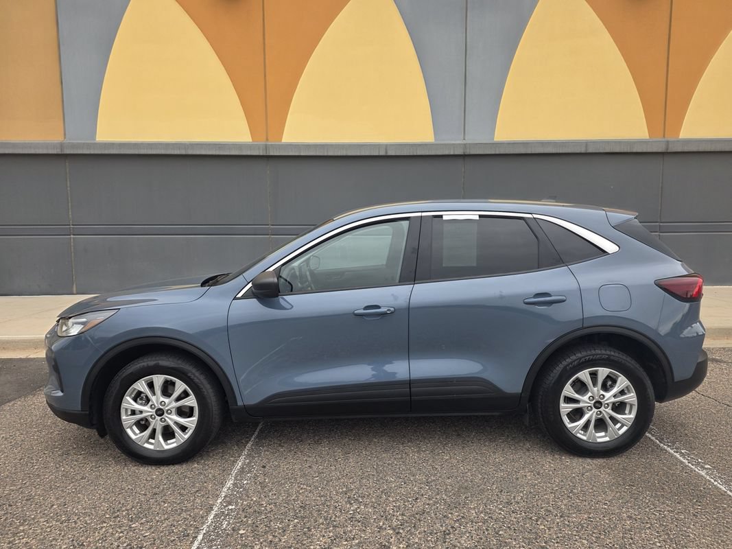Used 2024 Ford Escape Active w/ Tech Pack #1 AWD/4WD image 2