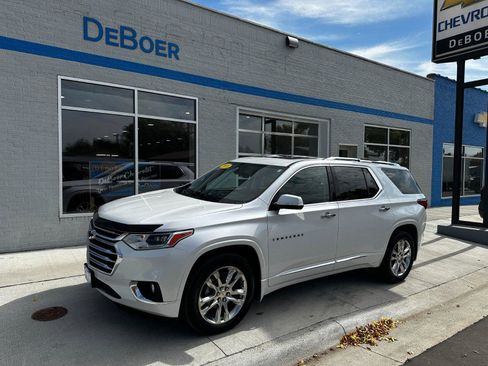 Used 2018 Chevrolet Traverse High Country image 1