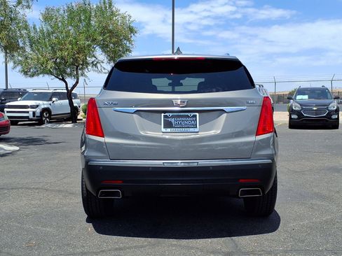 Used 2017 Cadillac XT5 Luxury w/ Driver Awareness Package FWD image 5