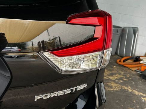 Certified 2023 Subaru Forester Premium AWD/4WD image 7
