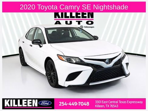 Used 2020 Toyota Camry SE image 1