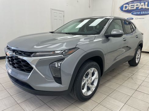 New 2026 Chevrolet Trax LS w/ LS Convenience Package FWD image 17