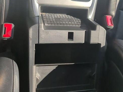 Used 2020 Ford Explorer Limited image 36