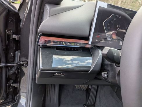 New 2026 BMW 530i xDrive w/ Premium Package image 17