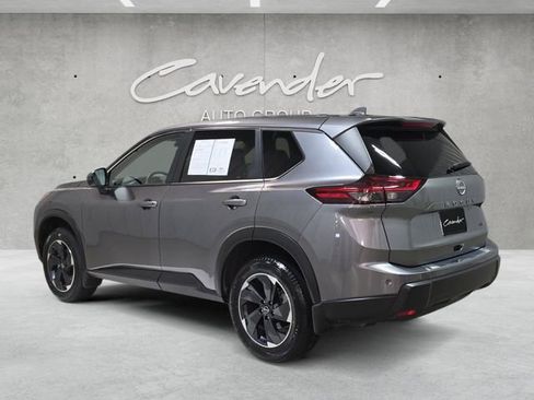 Used 2024 Nissan Rogue SV image 14