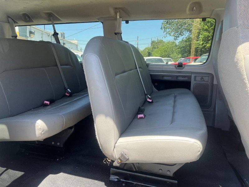 Used 2010 Ford E-350 and Econoline 350 XL RWD image 7