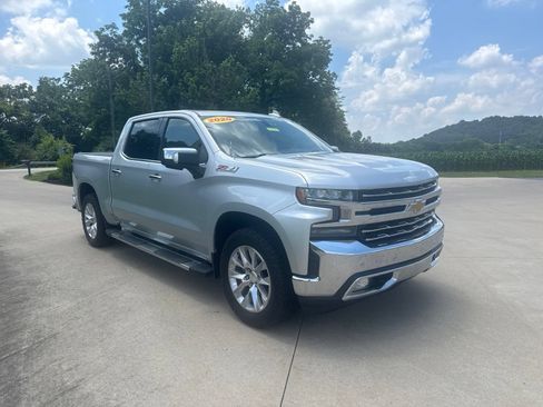 Used 2020 Chevrolet Silverado 1500 LTZ AWD/4WD image 3