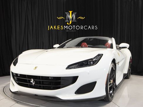 Used 2019 Ferrari Portofino image 19
