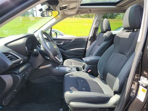 Used 2022 Subaru Forester Premium image 6