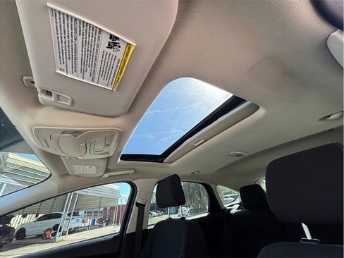 Used 2017 Ford Focus SEL image 28