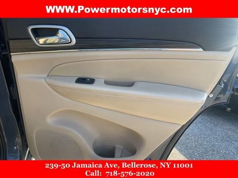 Used 2021 Jeep Grand Cherokee Limited w/ Luxury Group II image 34