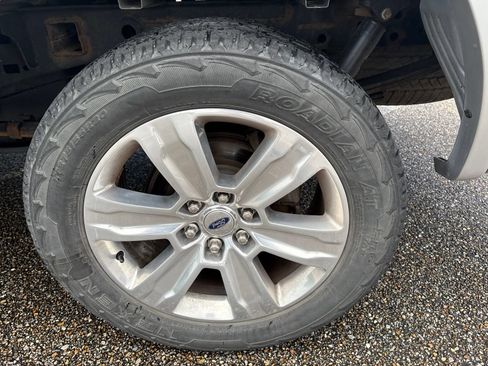 Used 2019 Ford F150 Platinum w/ Equipment Group 701A Luxury AWD/4WD image 7