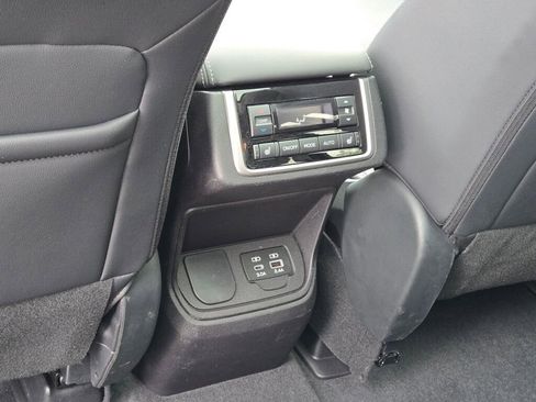 Used 2023 Subaru Ascent Limited w/ Technology Package AWD/4WD image 19