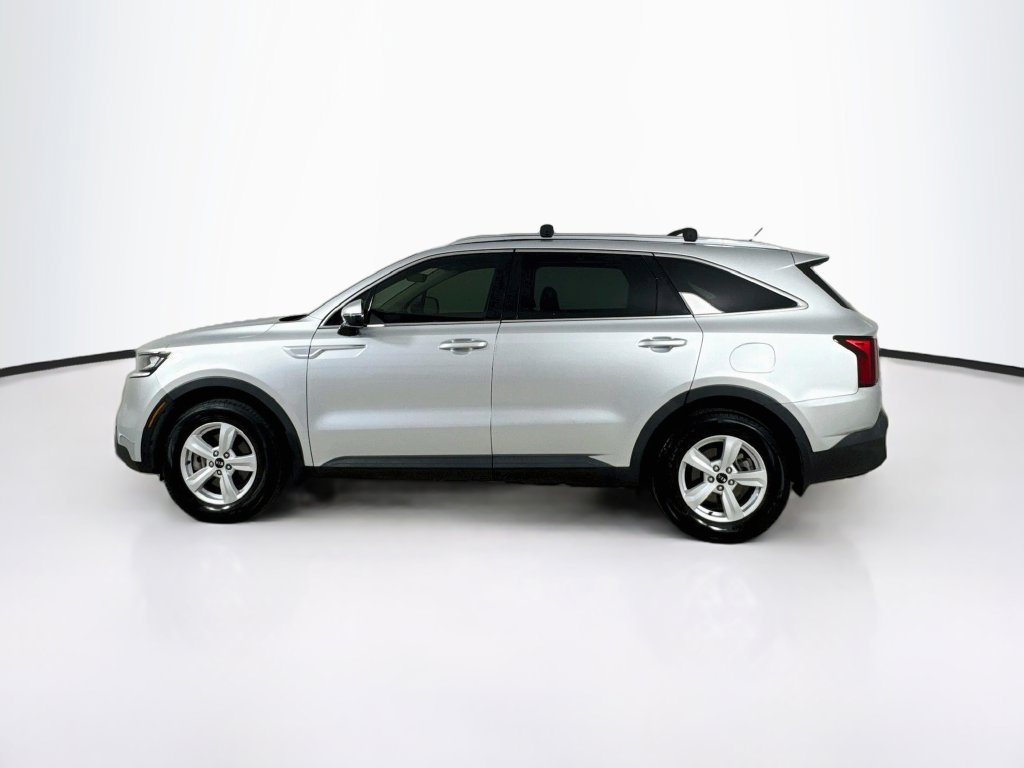 Used 2021 Kia Sorento LX FWD image 4