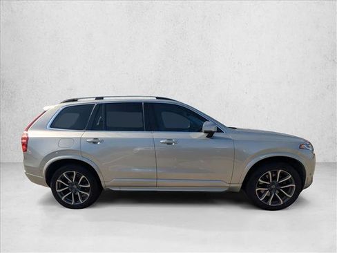 Used 2018 Volvo XC90 T6 Momentum w/ Convenience Package image 4