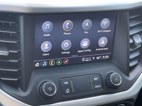 Used 2023 GMC Acadia SLE w/ Driver Convenience Package image 8