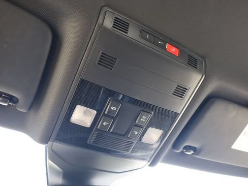 Used 2025 Volkswagen Jetta Sport FWD image 27