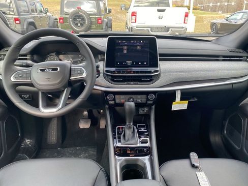 New 2026 Jeep Compass Latitude image 20