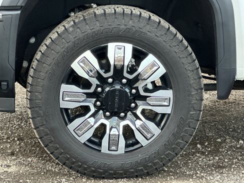 Used 2024 GMC Sierra 2500 Denali w/ Denali Reserve Package image 44