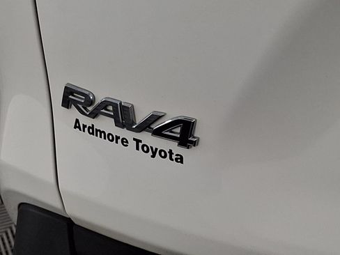 Certified 2020 Toyota RAV4 XLE Premium AWD/4WD image 24