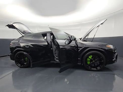 Used 2022 Lamborghini Urus AWD/4WD image 15