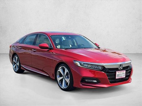 Used 2018 Honda Accord Touring image 3