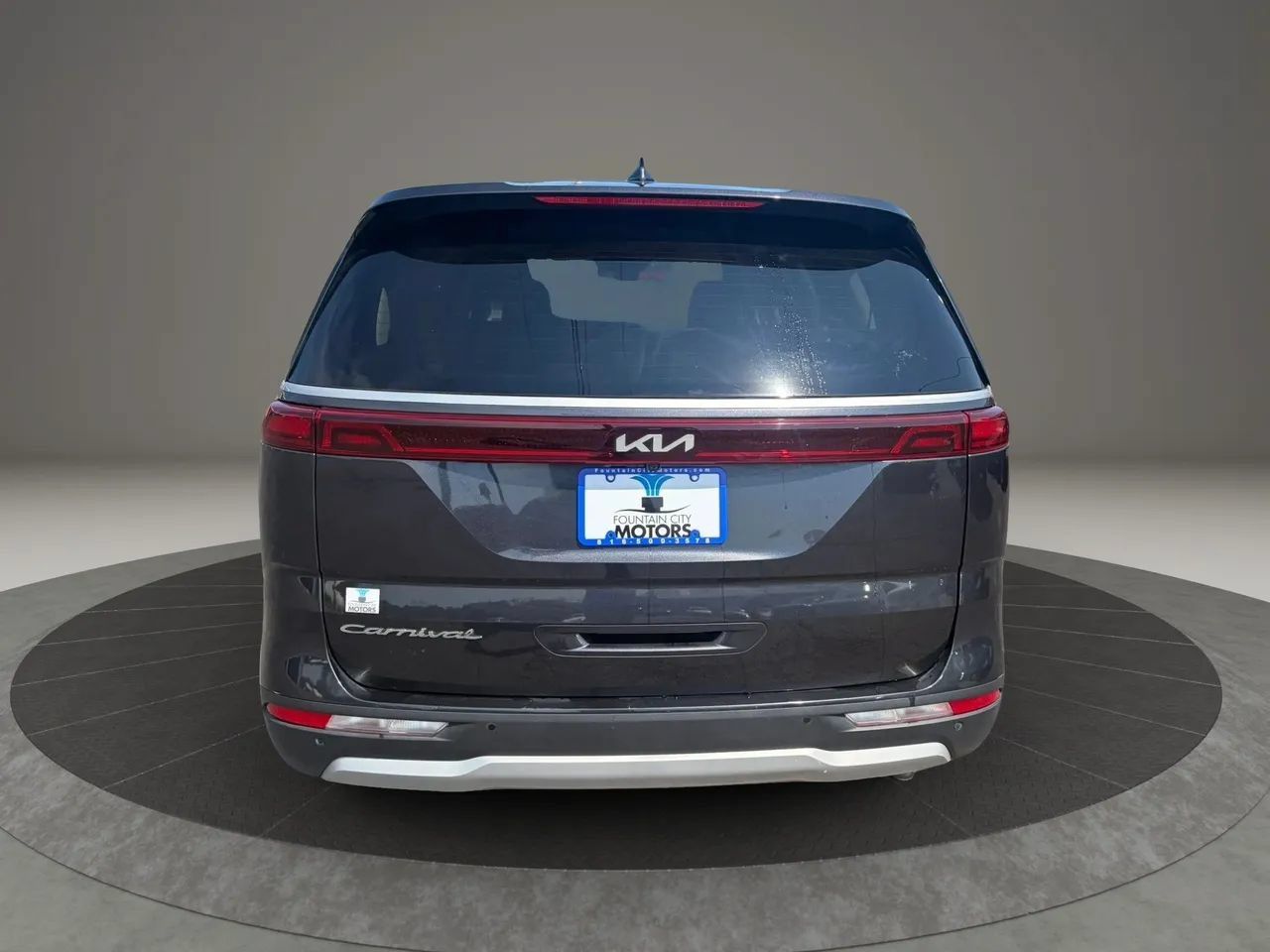 Used 2022 Kia Carnival LX FWD image 4