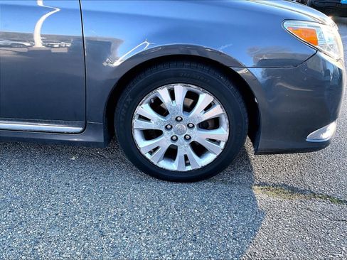 Used 2011 Toyota Avalon FWD image 4