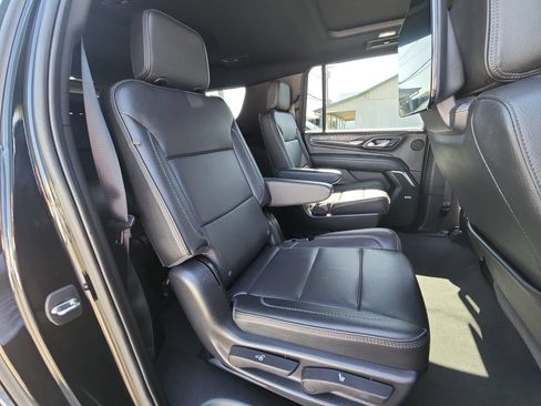 Used 2023 GMC Yukon XL Denali AWD/4WD image 29