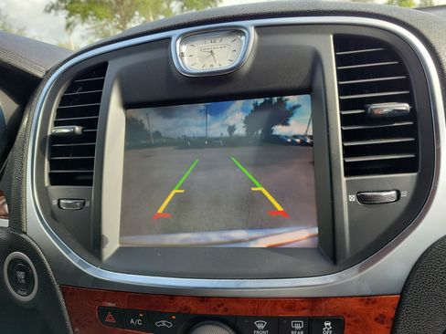 Used 2014 Chrysler 300 RWD image 28