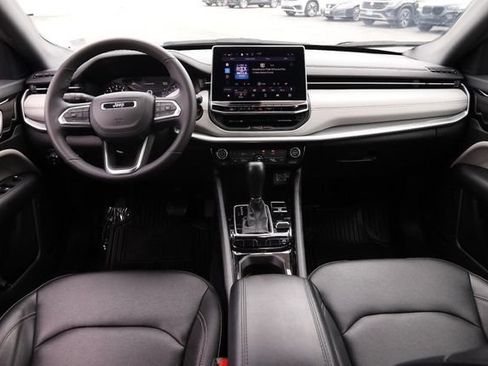 Used 2025 Jeep Compass Limited AWD/4WD image 20