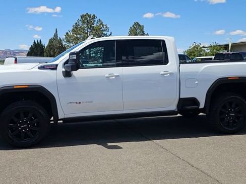 New 2026 GMC Sierra 2500 AT4 w/ AT4 Premium Plus Package AWD/4WD image 6