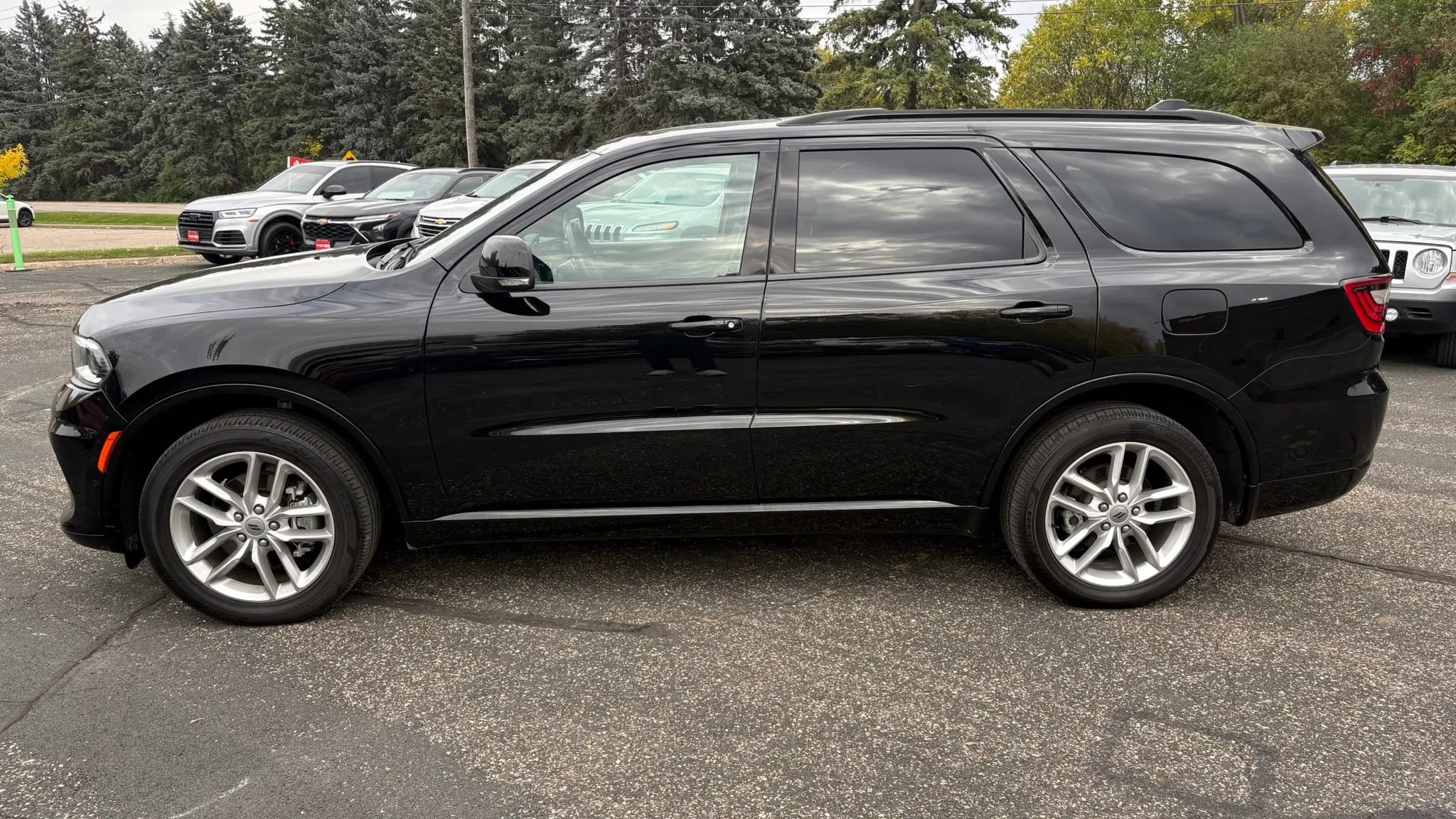 Used 2025 Dodge Durango GT AWD/4WD image 7