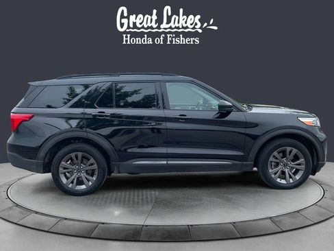 Used 2022 Ford Explorer XLT w/ Equipment Group 202A AWD/4WD image 6