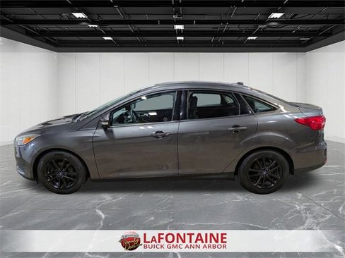 Used 2018 Ford Focus SE w/ SE Winter Package image 2
