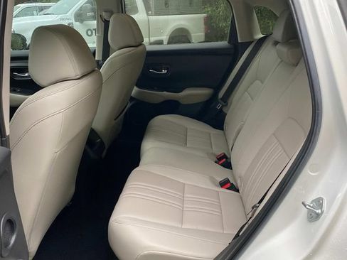 Used 2024 Honda HR-V EX-L image 9