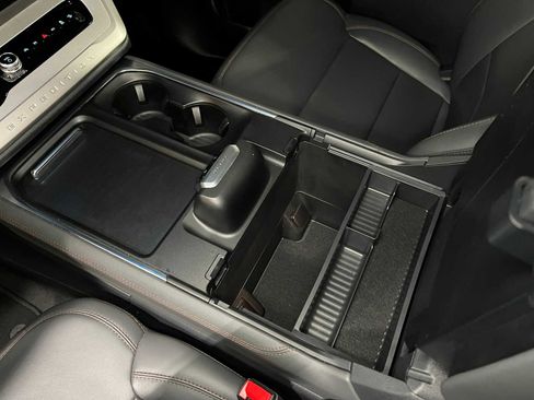 Used 2025 Ford Expedition Active AWD/4WD image 37
