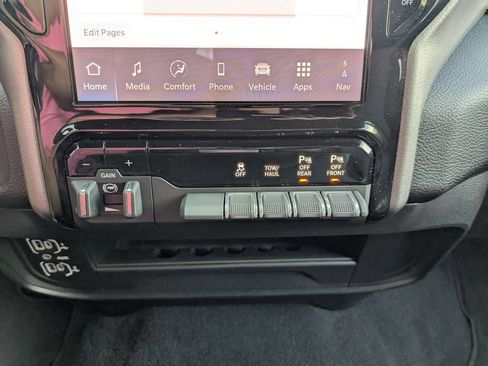 Used 2025 RAM 2500 Big Horn AWD/4WD image 14
