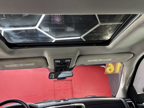 Used 2016 RAM 1500 Laramie w/ Convenience Group image 12