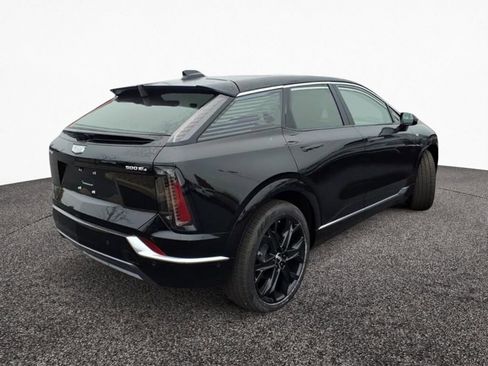 New 2025 Cadillac Optiq Luxury 1 w/ LPO, ONYX Package image 3