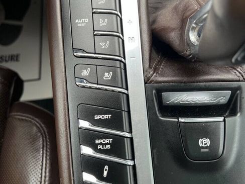 Used 2017 Porsche Macan Turbo image 29