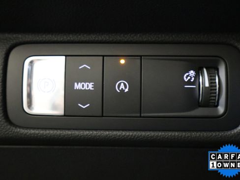 Used 2025 Chevrolet Traverse LT image 32