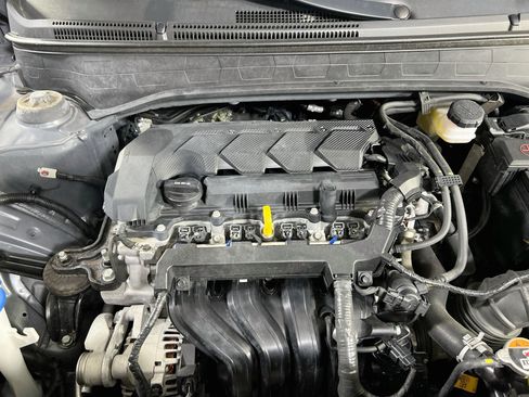 Used 2023 Hyundai Venue Limited FWD image 29