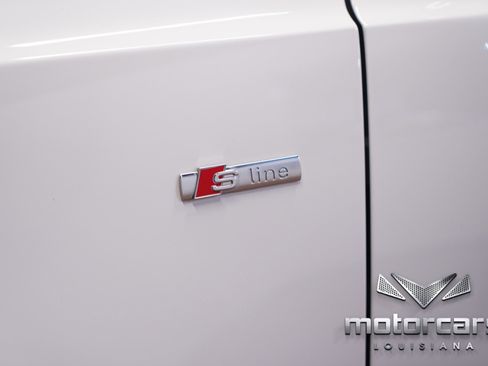 Used 2018 Audi Q3 2.0T Premium Plus w/ S Line Competition Package image 12