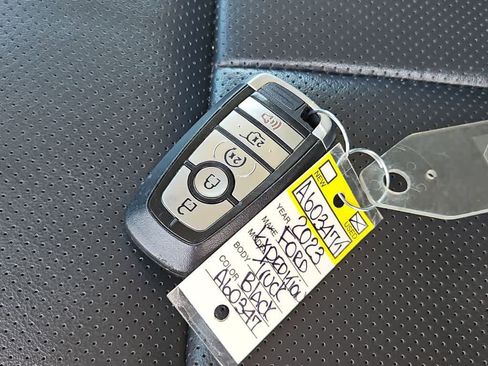 Used 2023 Ford Expedition XLT image 35