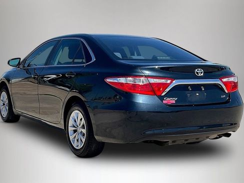 Used 2017 Toyota Camry LE FWD image 4