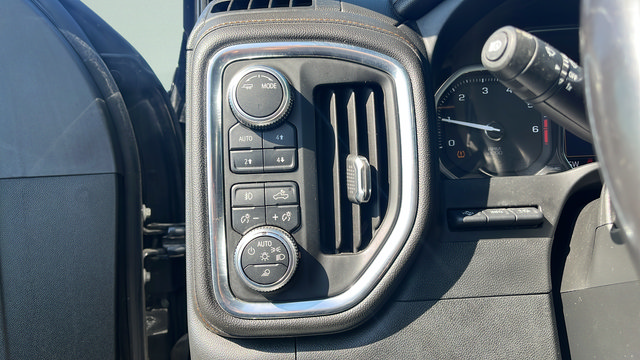 Used 2020 GMC Sierra 2500 AT4 w/ AT4 Premium Package AWD/4WD image 11