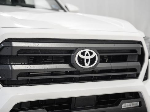 New 2026 Toyota Tacoma SR5 image 10