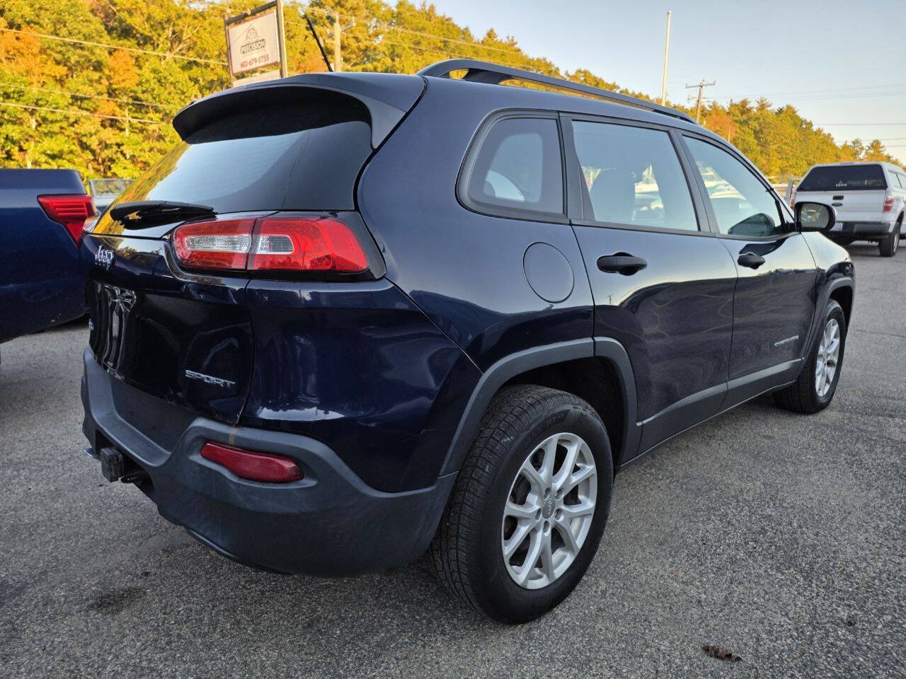 Used 2015 Jeep Cherokee Sport w/ Cold Weather Group AWD/4WD image 11